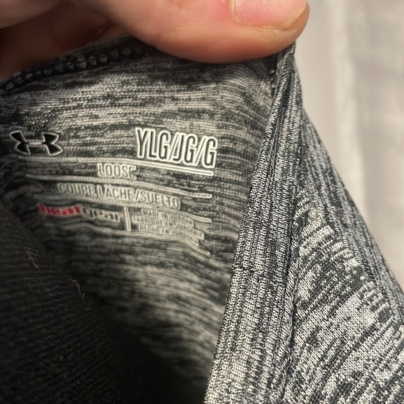 Grey and pink athletic tee shirt from under armor size youth large - Picture 3 of 3